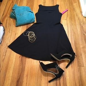 Cute casual LBD! Dress it up or down Small petite